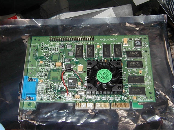 1999年的GeForce 256显卡长这样 世界首款GPU