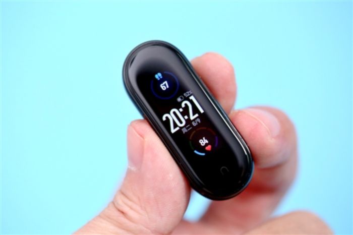 小米手环6曝光：屏幕尺寸和分辨率提升、新增GPS/血氧监测等