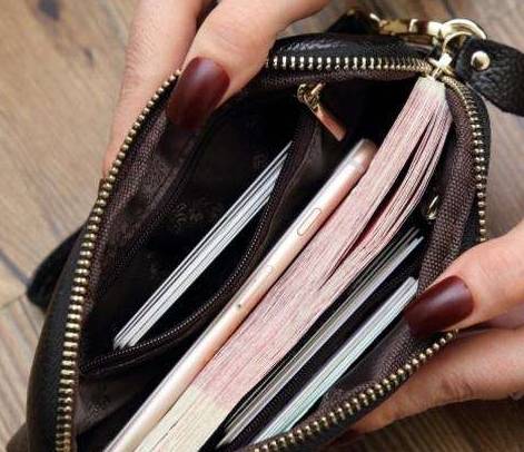 钱包的风水学：什么颜色的钱包可招财CP钱包？钱包里放什么可聚财？