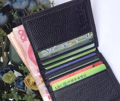 钱包的风水学：什么颜色的钱包可招财CP钱包？钱包里放什么可聚财？