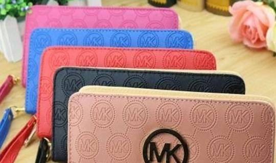 钱包风水有讲究CP钱包，选择什么颜色的钱包能聚财？你用对颜色了吗？